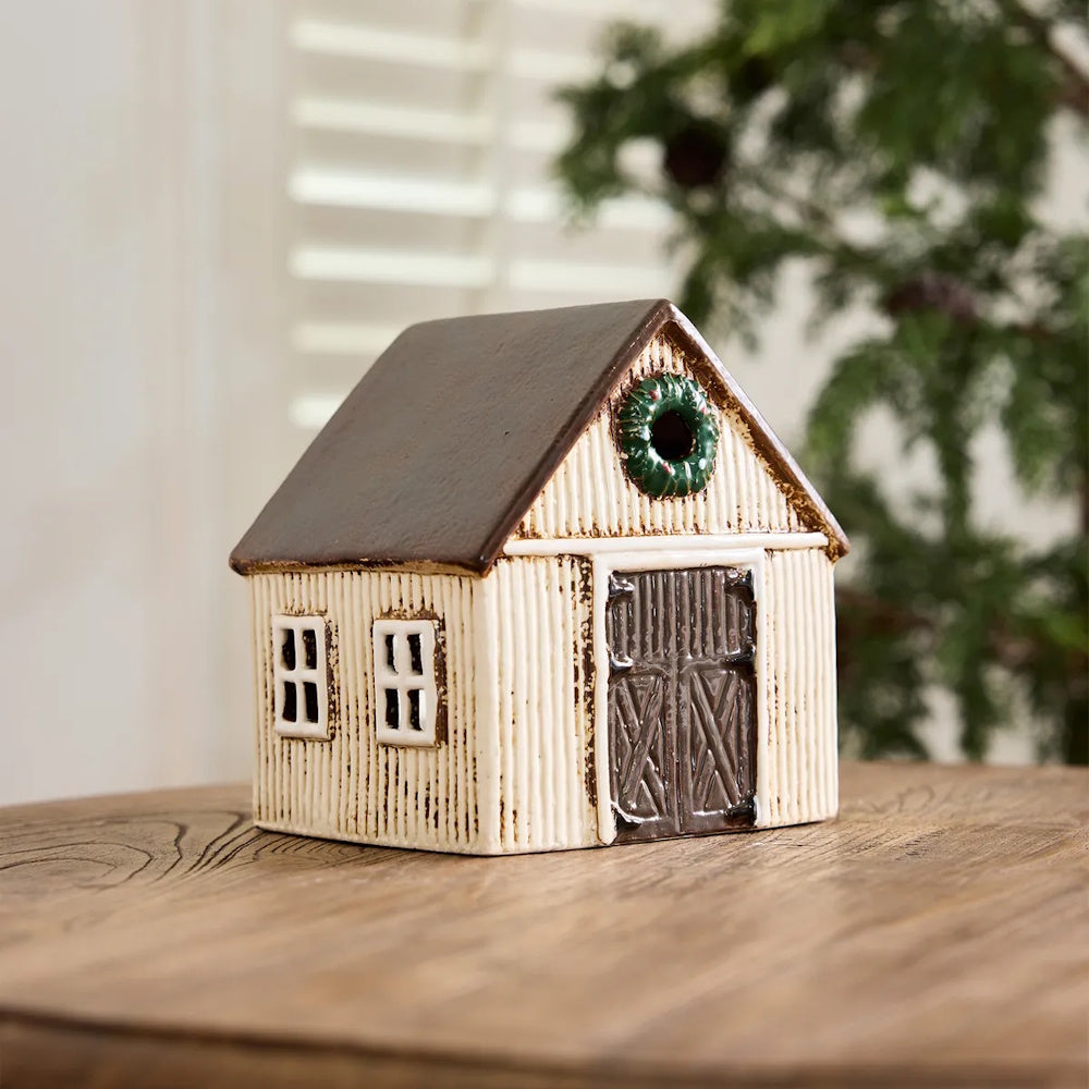 Nordgard Tea Light House Stable with Wreath