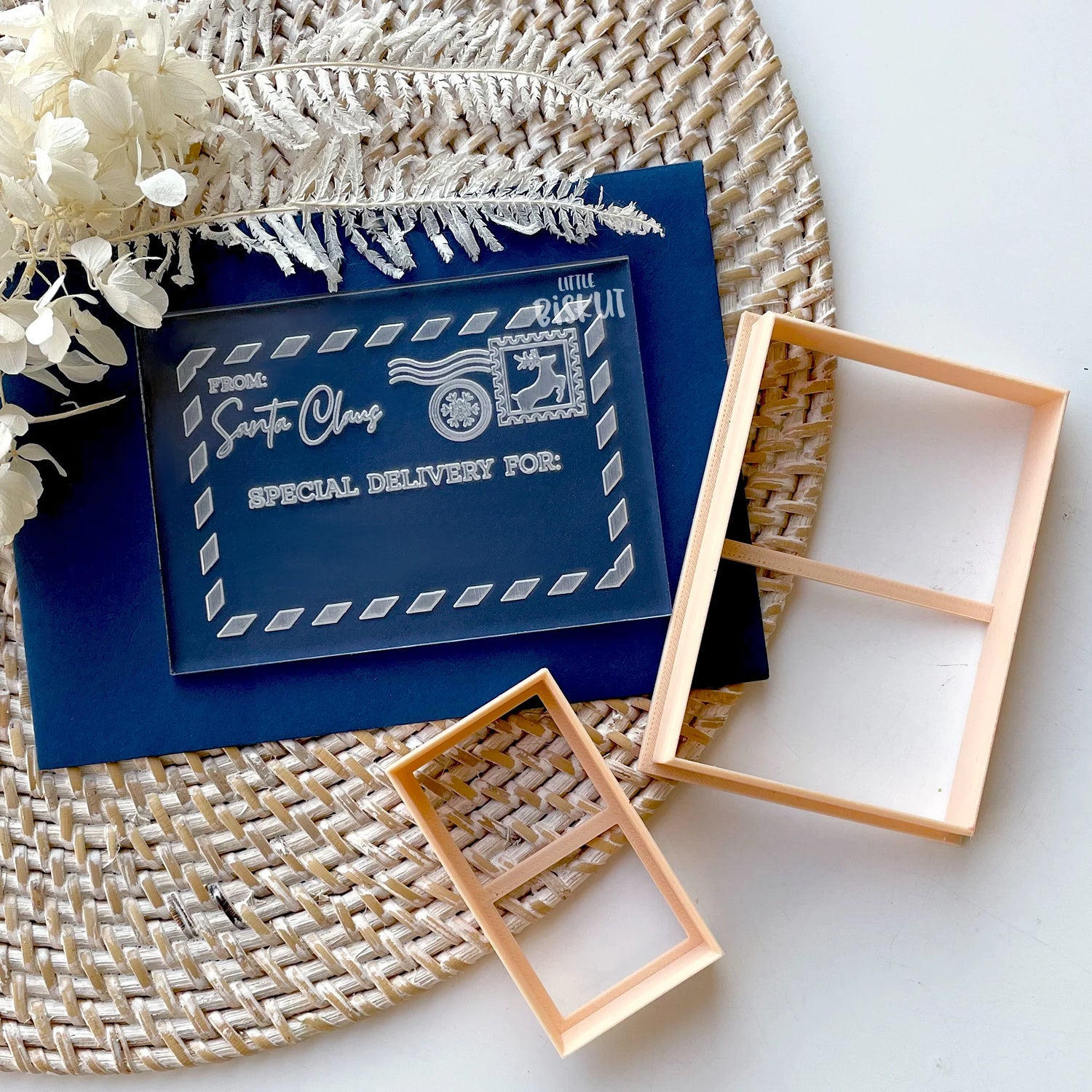 Little Biskut Santa Envelope Cutter & Debosser Set