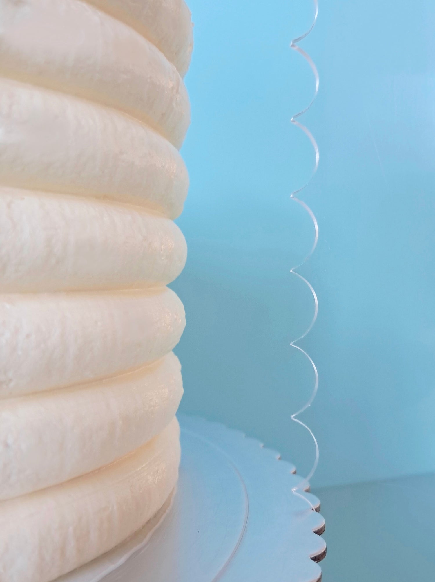 Tall Acrylic Cake Scraper - Scallops Inverted