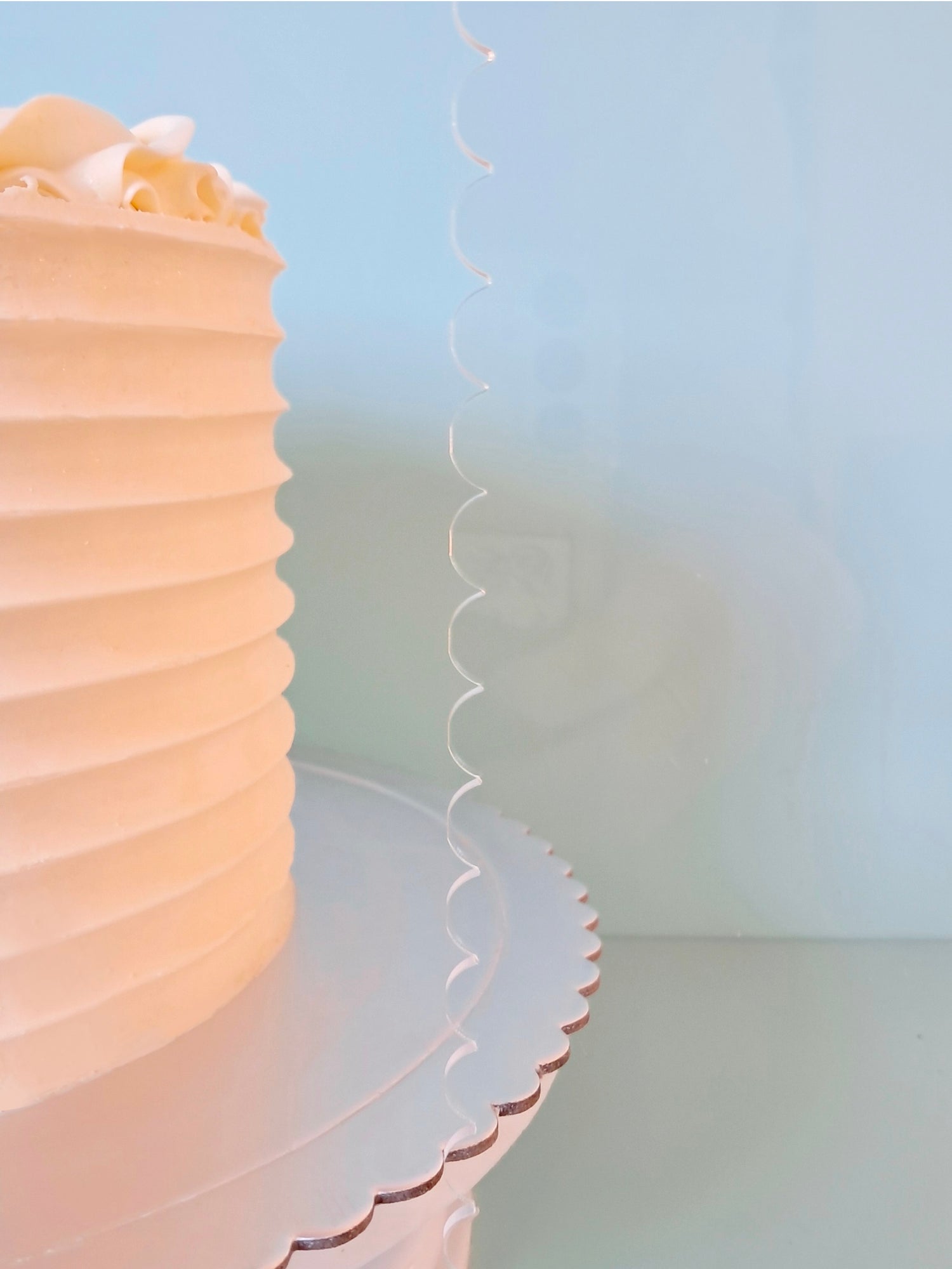 Tall Acrylic Cake Scraper - Small Scallops